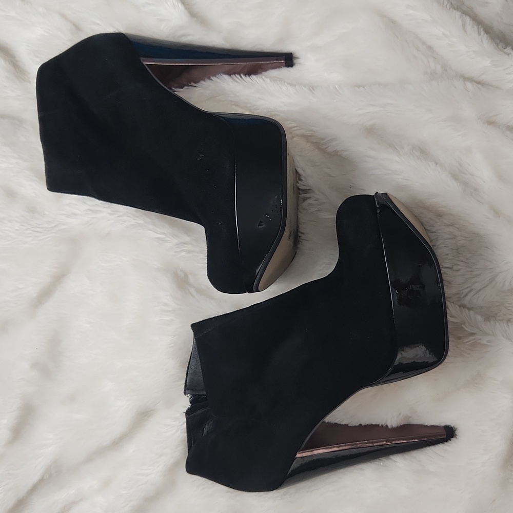 TOPSHOP heeled booties black with silver detail on heel